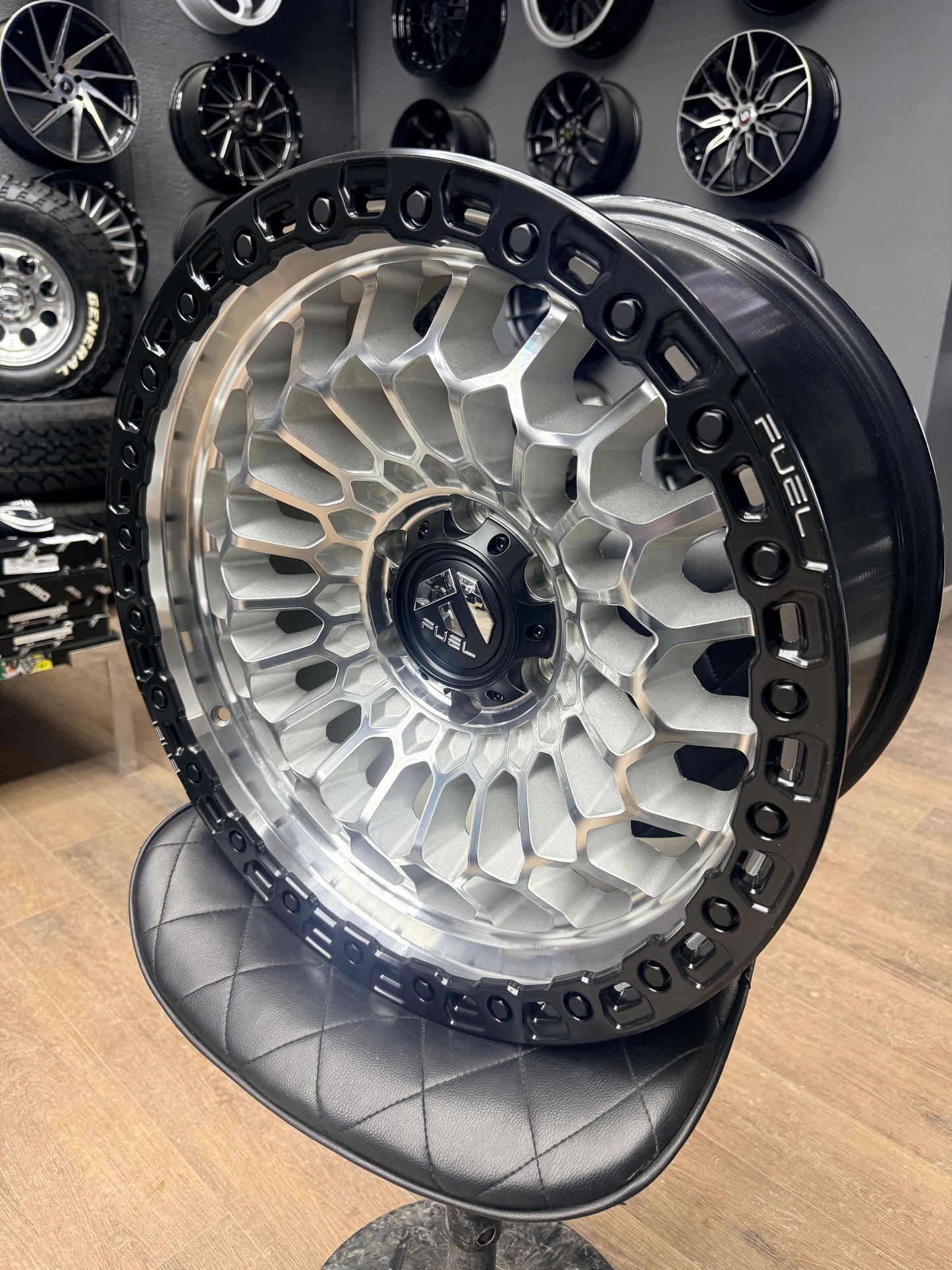 20X9 +1 6X139.7 FUEL OFFROAD FC870 SINISTER MACHINED BLK LIP 106.1cb
