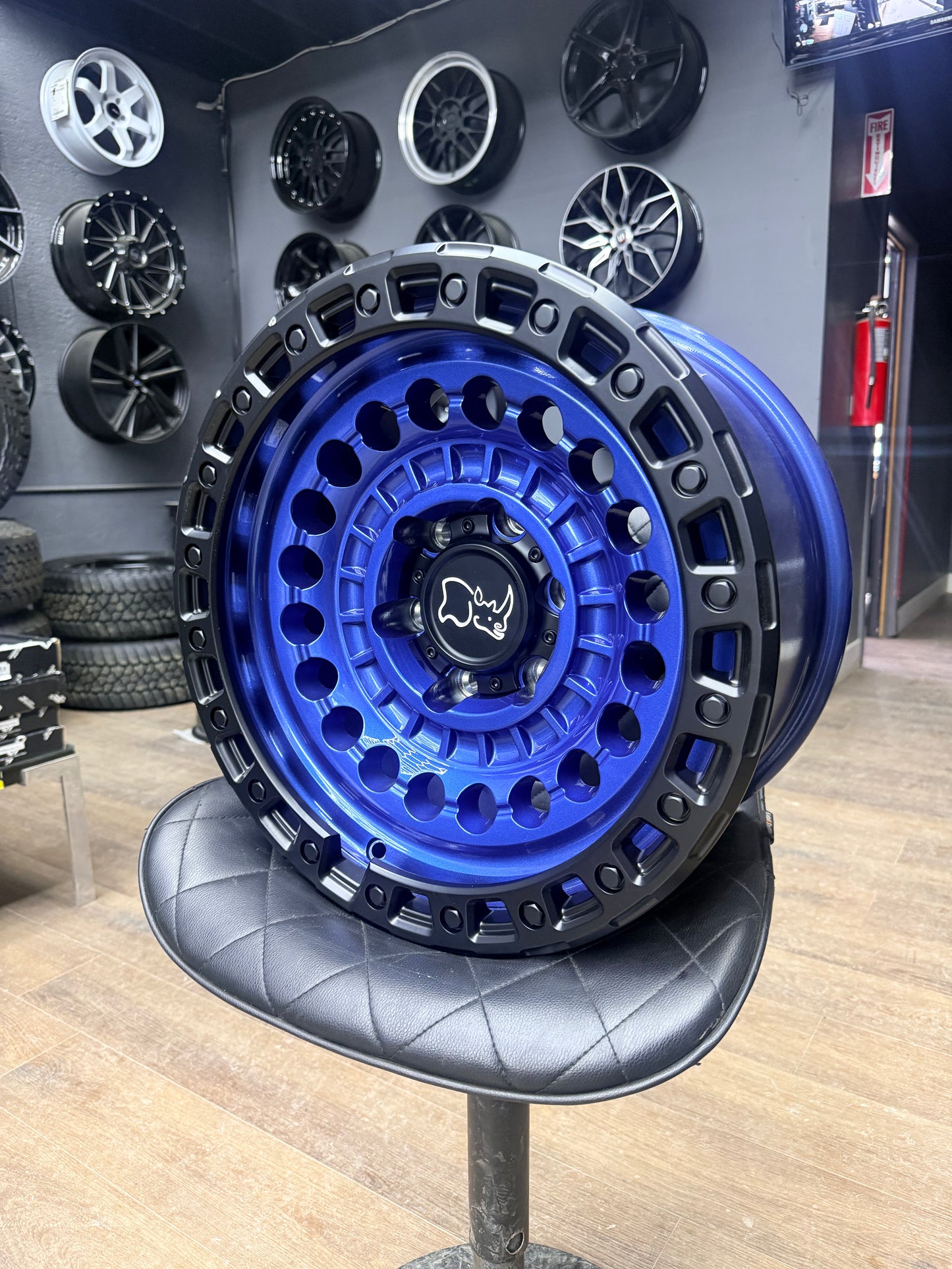 17X8.5 -10 6X139.7 112.1cb BLACK RHINO SENTINEL