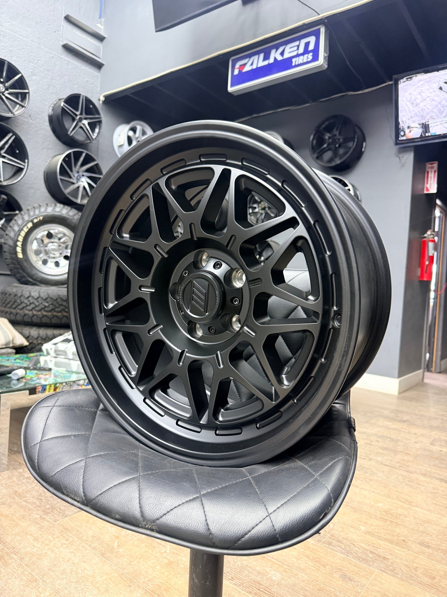 17X8 +20 5X114.3 72.6cb PRO COMP ALLOYS PA202 BASECAMP