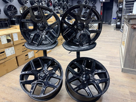 **BLEM SALE** REPLIKA R220 GLOSS BLACK 20X9 +18 5X139.7  77.8cb