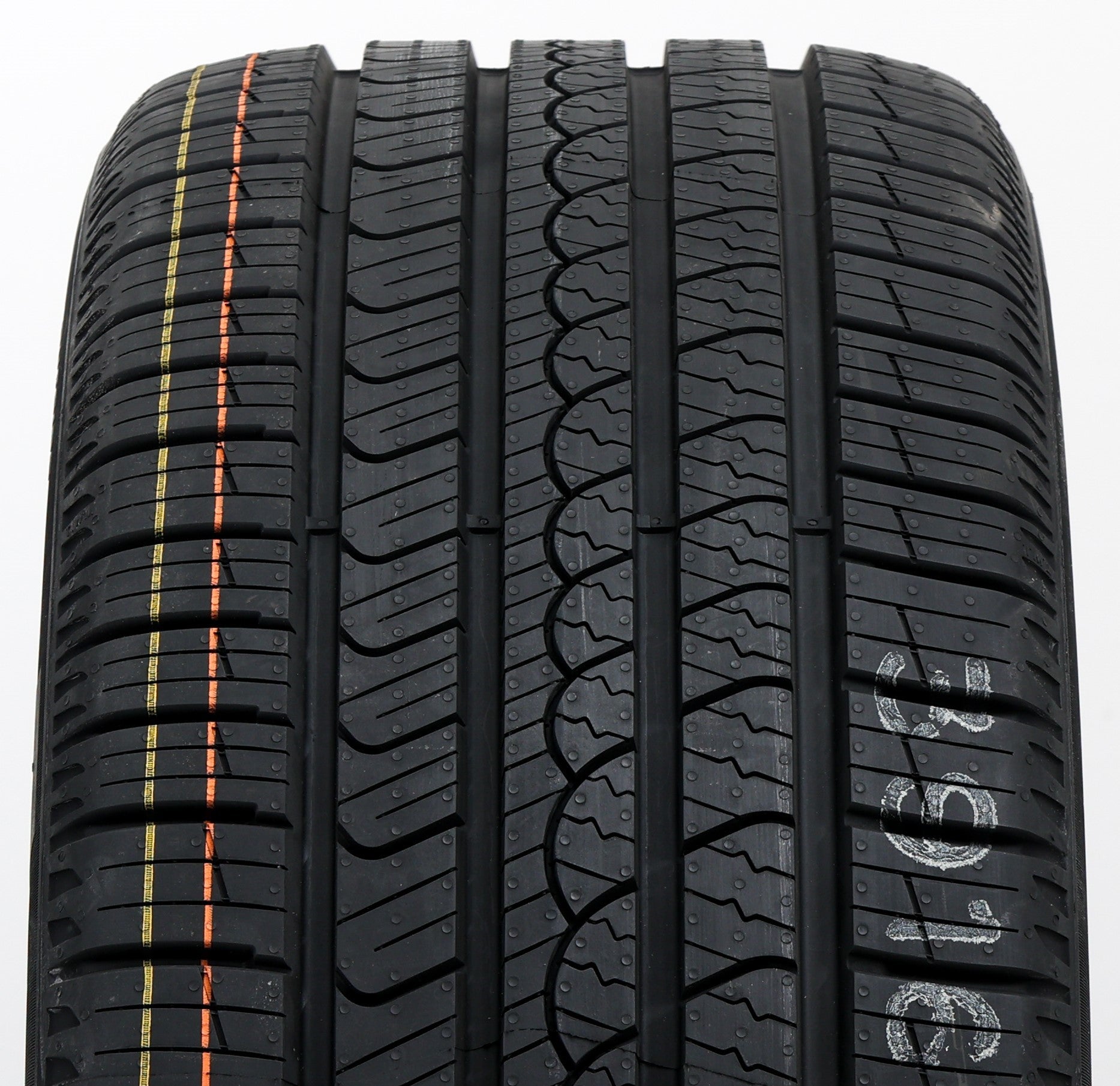 Pirelli Cinturato P7 All Season Plus 3 All Season Tire 225/45R18 95V XL
